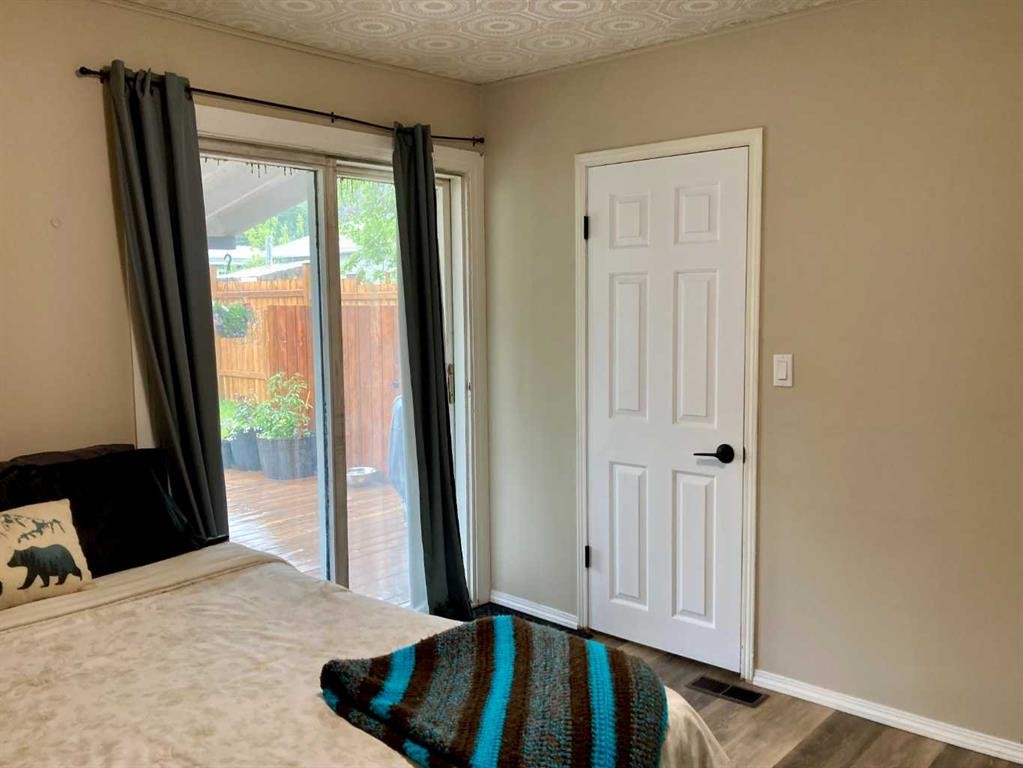 









717


227

Street,
Hillcrest,




AB
T0K 1C0

