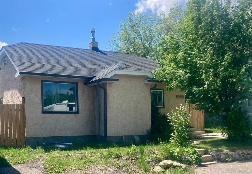 









717


227

Street,
Hillcrest,




AB
T0K 1C0

