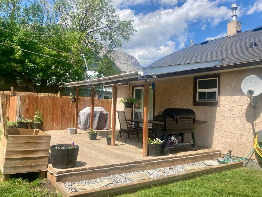 









717


227

Street,
Hillcrest,




AB
T0K 1C0

