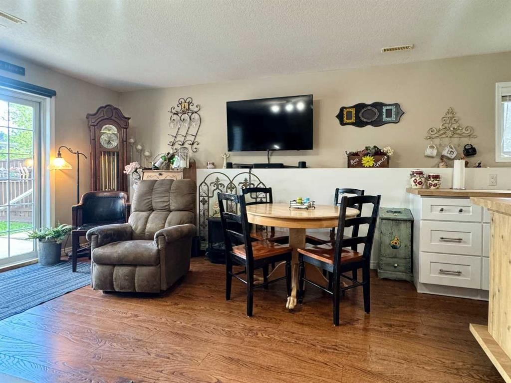









93


Heritage

Crescent West,
Lethbridge,




AB
T1K 6X2

