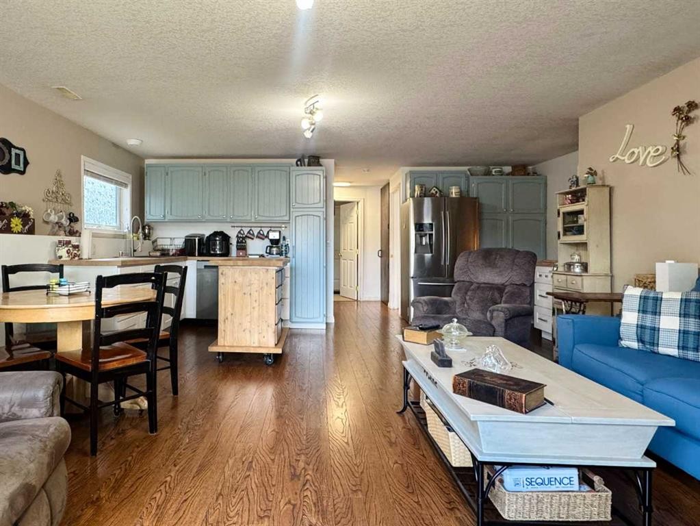 









93


Heritage

Crescent West,
Lethbridge,




AB
T1K 6X2


