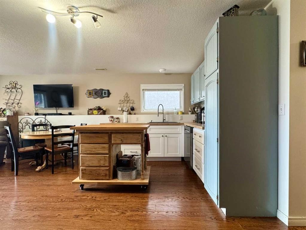 









93


Heritage

Crescent West,
Lethbridge,




AB
T1K 6X2

