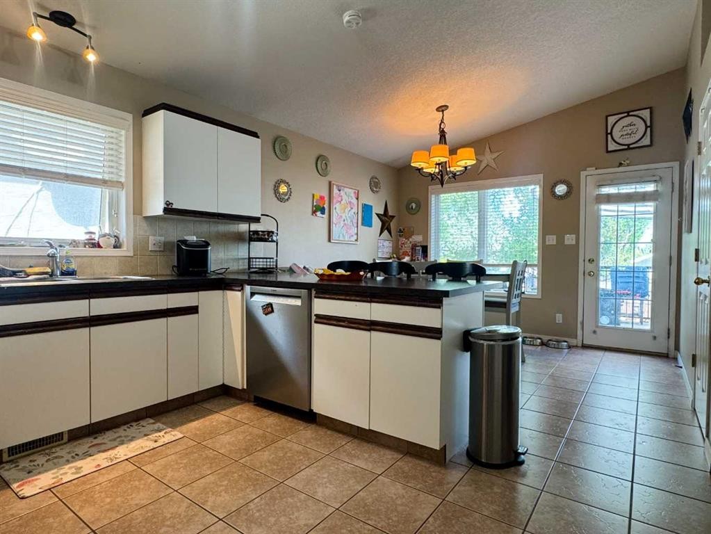 









93


Heritage

Crescent West,
Lethbridge,




AB
T1K 6X2

