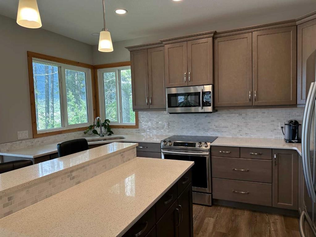 









231


Southmore

,
Blairmore,




AB
T0K 0E0

