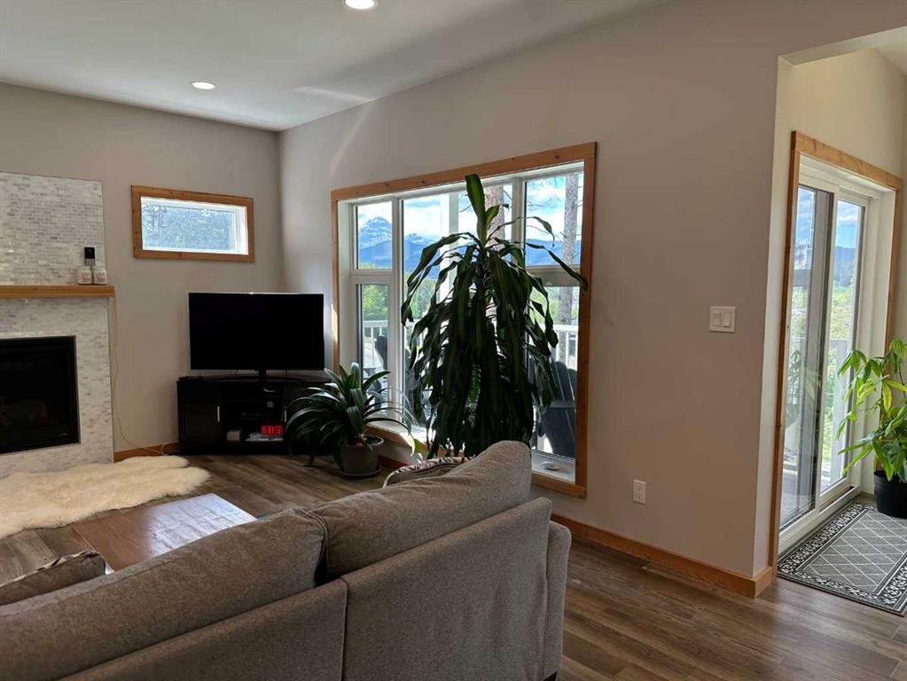 









231


Southmore

,
Blairmore,




AB
T0K 0E0

