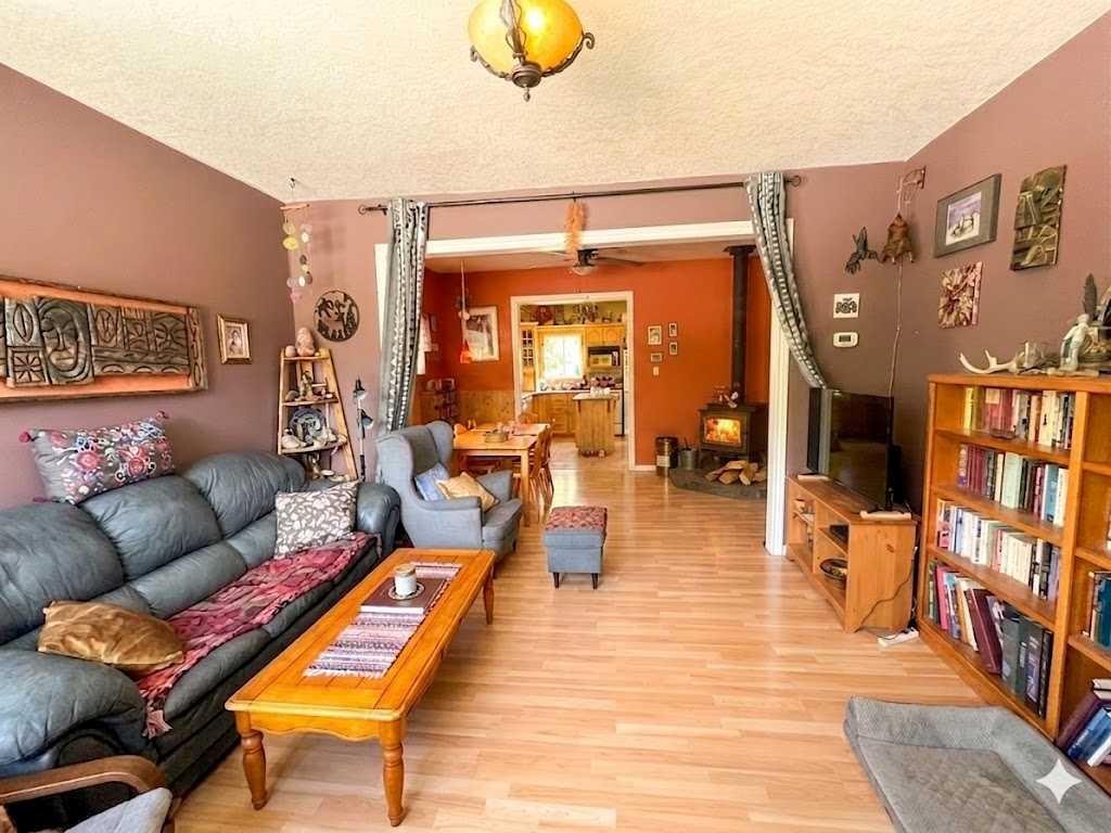 









13202


19

Avenue,
Blairmore,




AB
T0K 0E0


