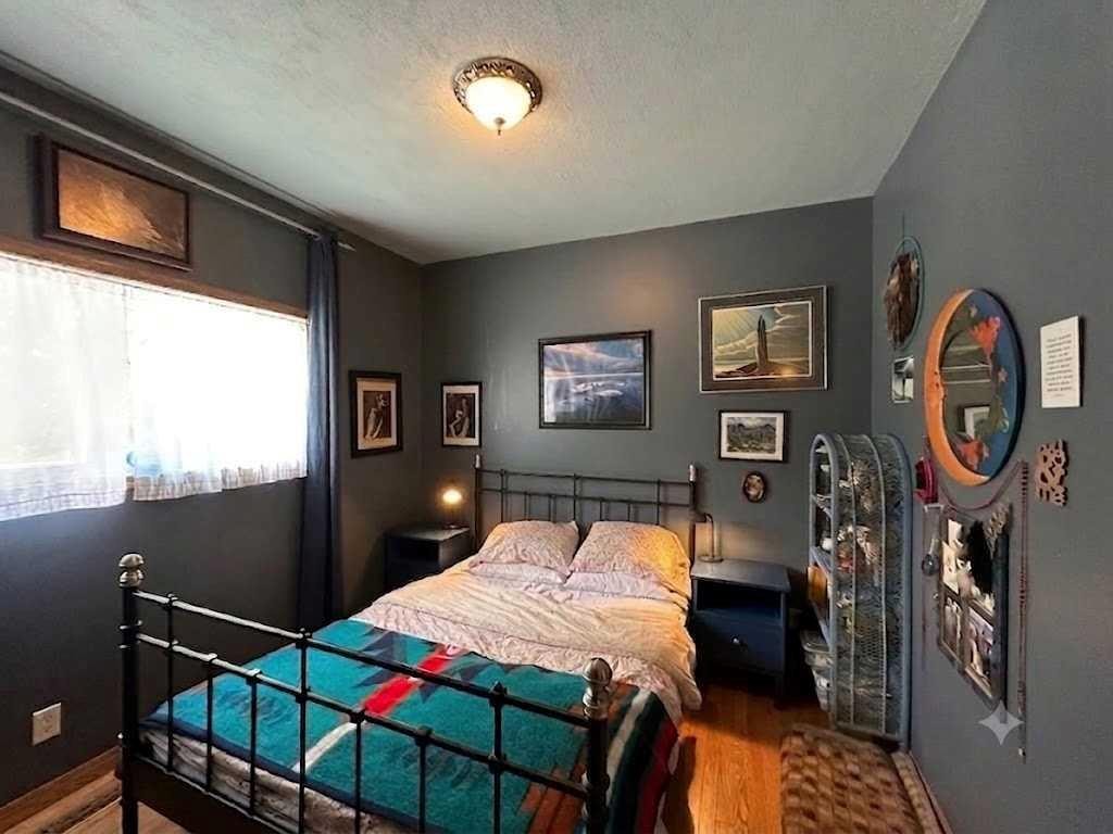 









13202


19

Avenue,
Blairmore,




AB
T0K 0E0


