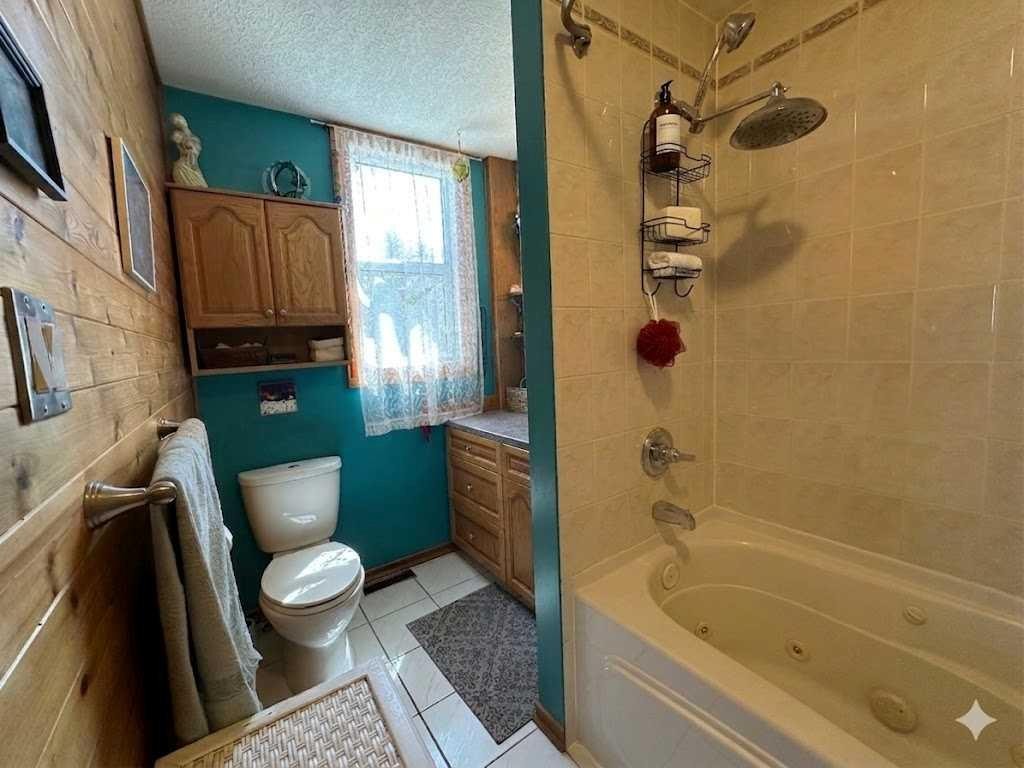 









13202


19

Avenue,
Blairmore,




AB
T0K 0E0

