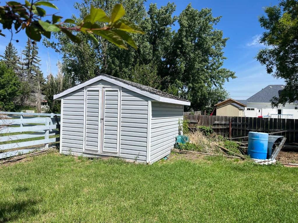









125S


150

 West,
Raymond,




AB
T0K 2S0

