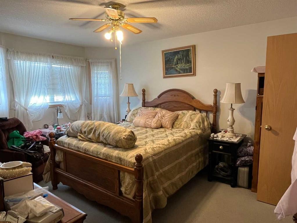 









125S


150

 West,
Raymond,




AB
T0K 2S0

