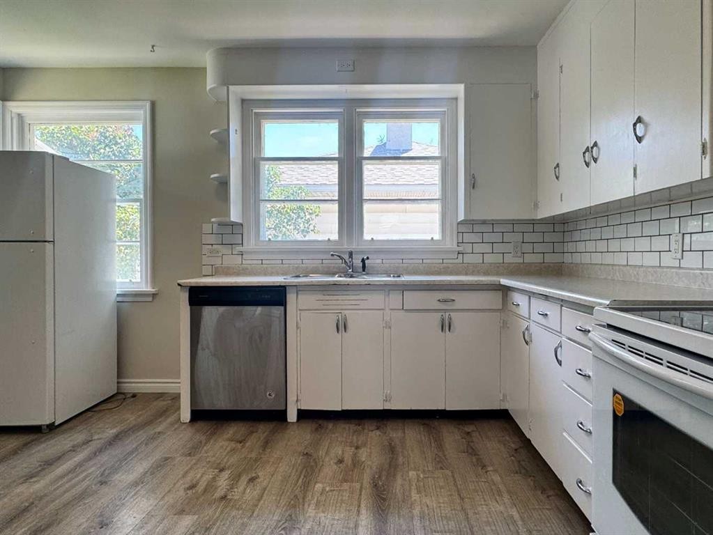 









533


23

Street South,
Lethbridge,




AB
T1J 3M9

