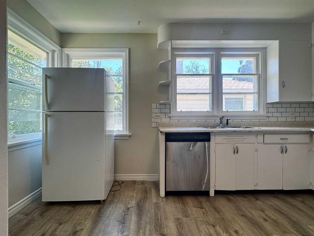 









533


23

Street South,
Lethbridge,




AB
T1J 3M9

