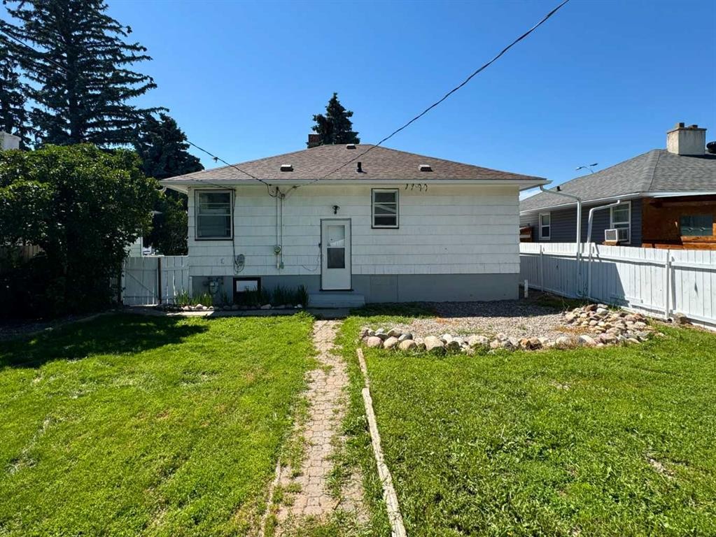 









533


23

Street South,
Lethbridge,




AB
T1J 3M9

