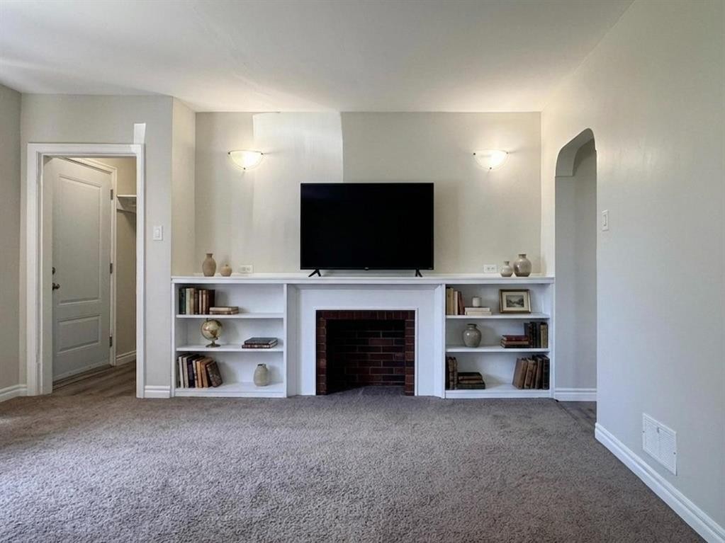 









533


23

Street South,
Lethbridge,




AB
T1J 3M9


