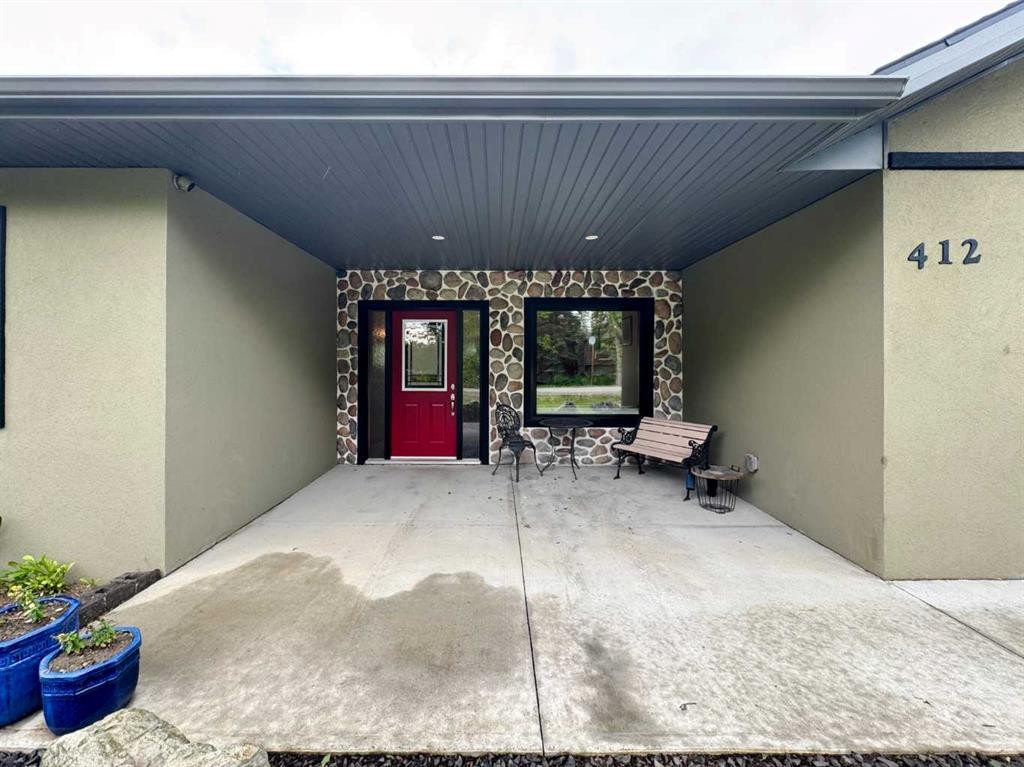 









412


Queen

Avenue,
Monarch,




AB
T0L 1M0

