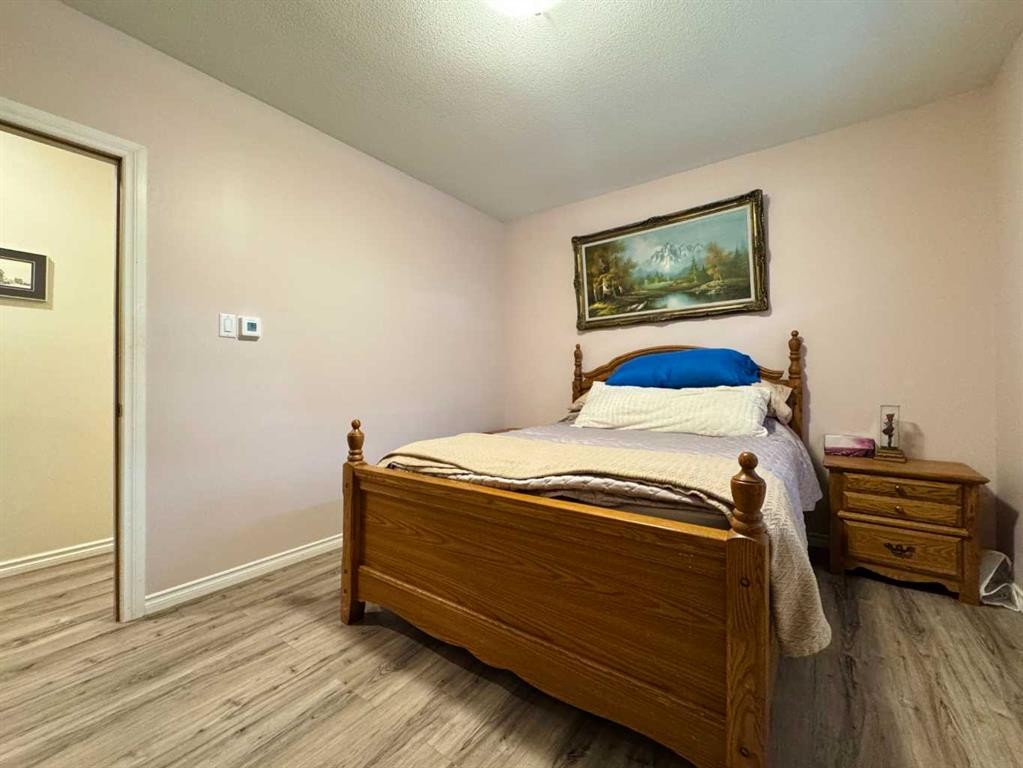 









412


Queen

Avenue,
Monarch,




AB
T0L 1M0

