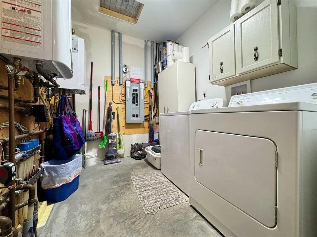 









412


Queen

Avenue,
Monarch,




AB
T0L 1M0

