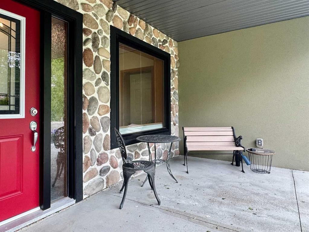 









412


Queen

Avenue,
Monarch,




AB
T0L 1M0

