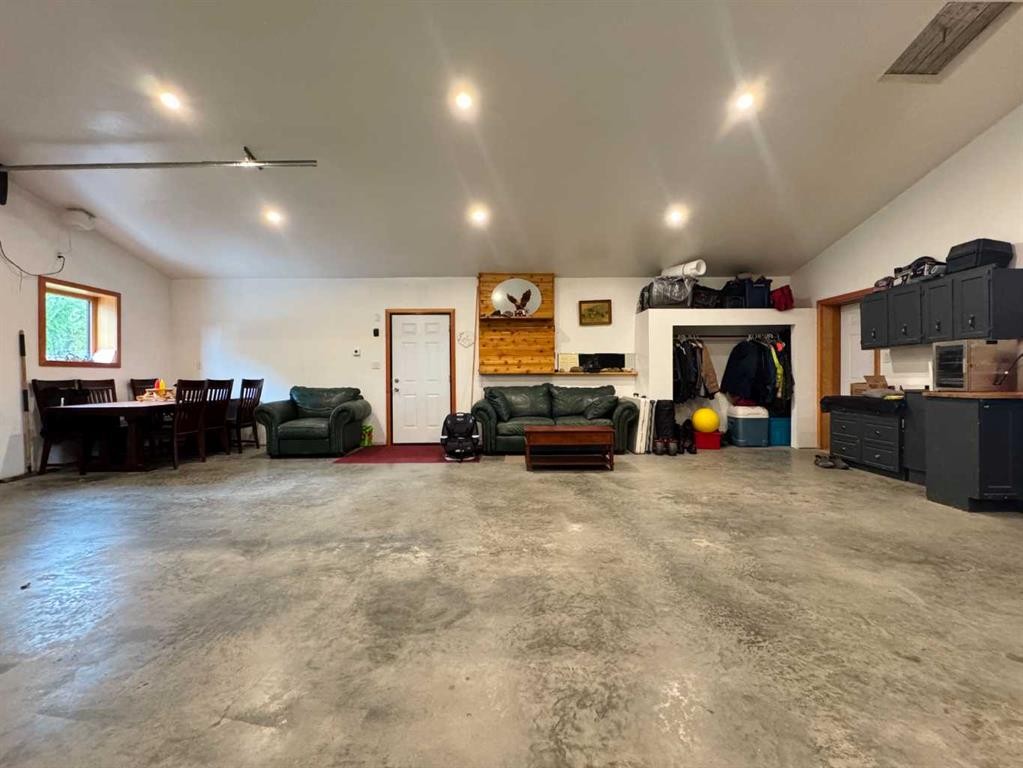 









412


Queen

Avenue,
Monarch,




AB
T0L 1M0

