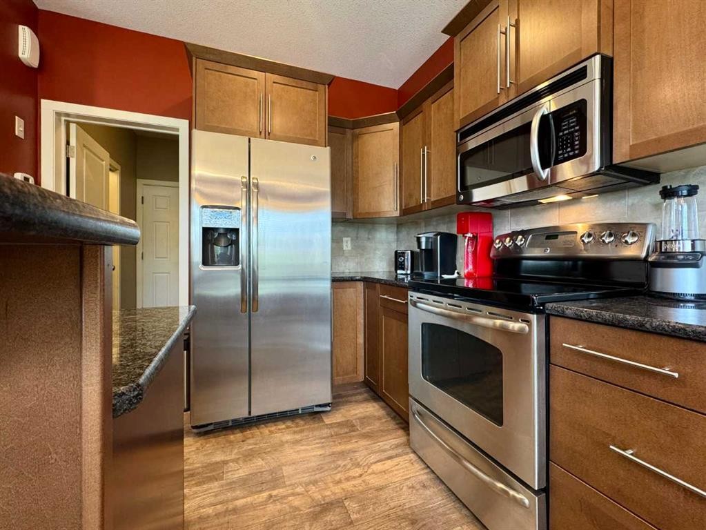 









422


Lynx

Terrace North,
Lethbridge,




AB
T1H 6Z6

