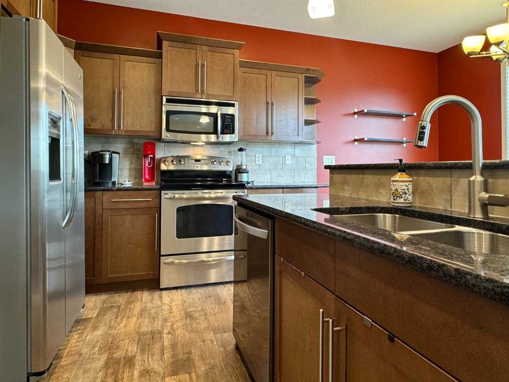 









422


Lynx

Terrace North,
Lethbridge,




AB
T1H 6Z6

