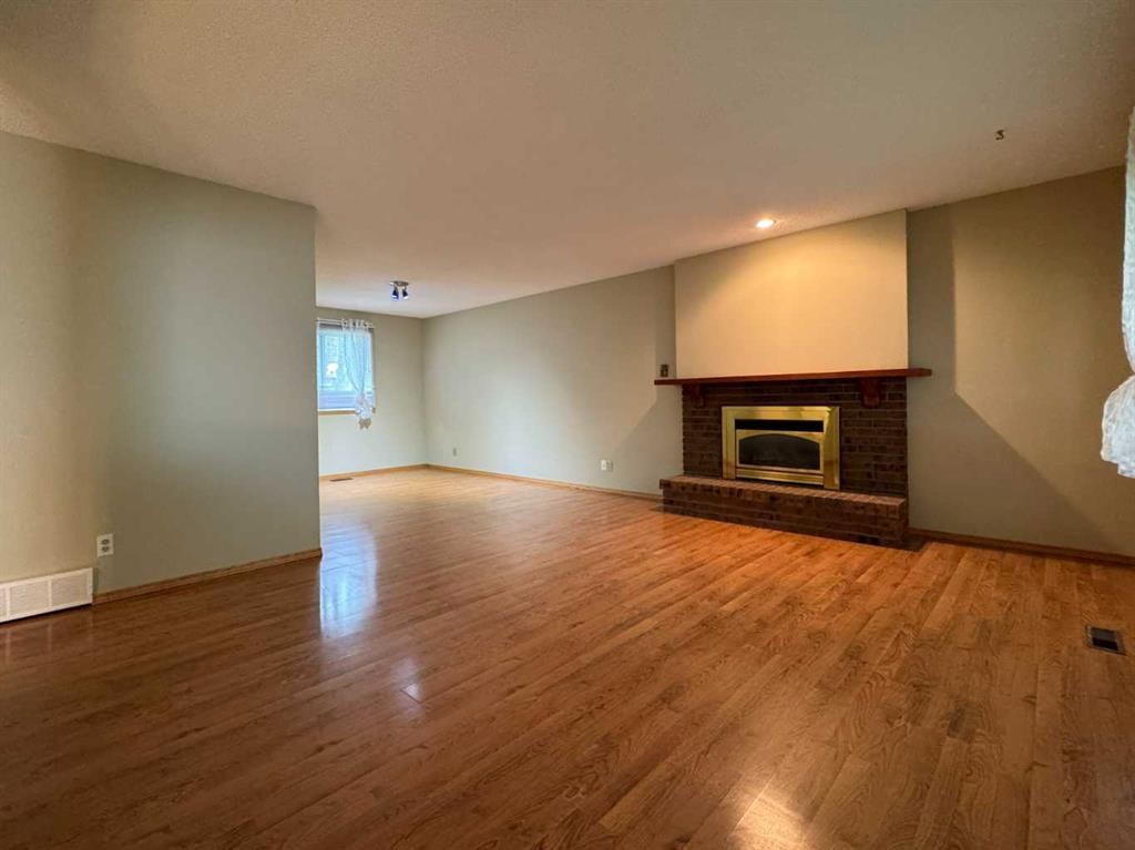 









2409


20

Street North,
Lethbridge,




AB
T1H 4T9

