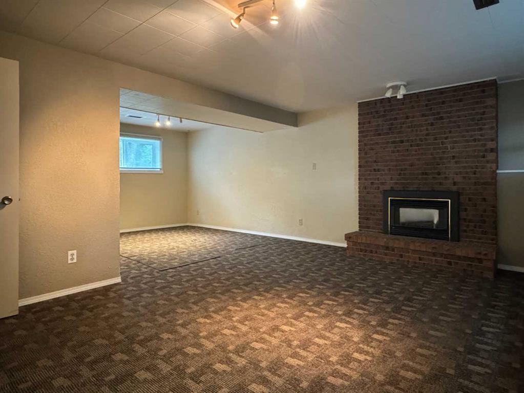 









2409


20

Street North,
Lethbridge,




AB
T1H 4T9

