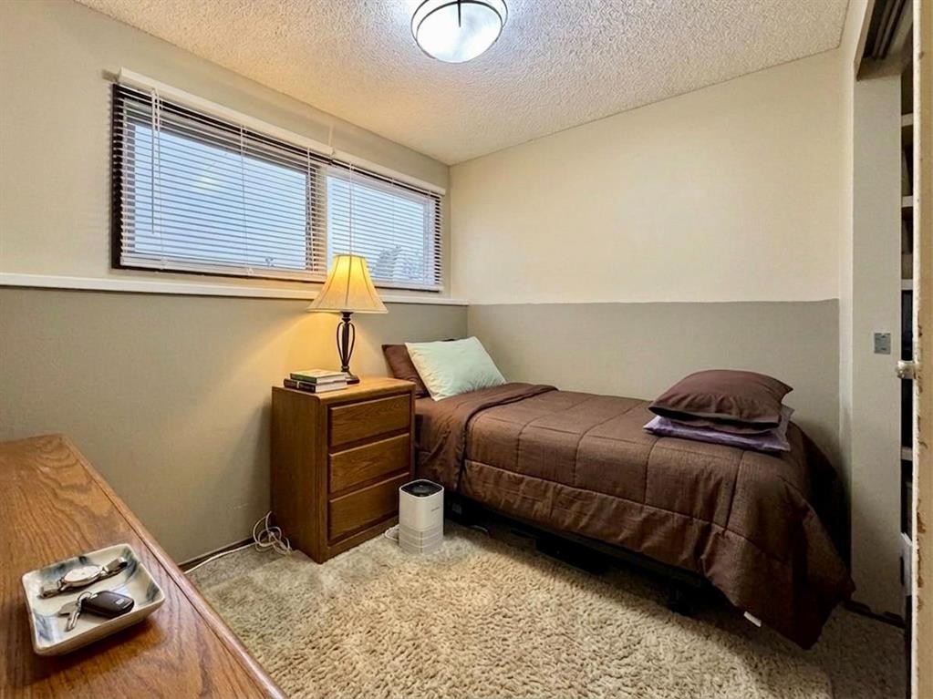 









2409


20

Street North,
Lethbridge,




AB
T1H 4T9

