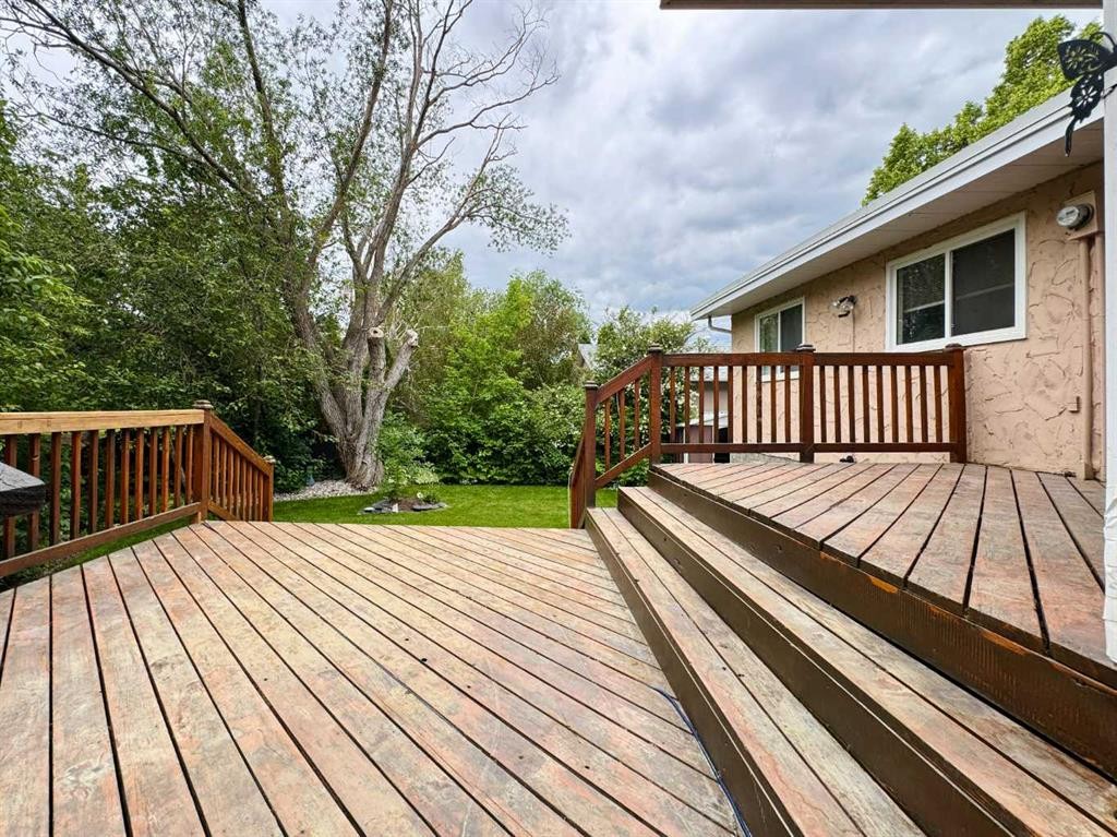 









2409


20

Street North,
Lethbridge,




AB
T1H 4T9

