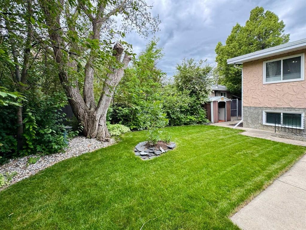 









2409


20

Street North,
Lethbridge,




AB
T1H 4T9


