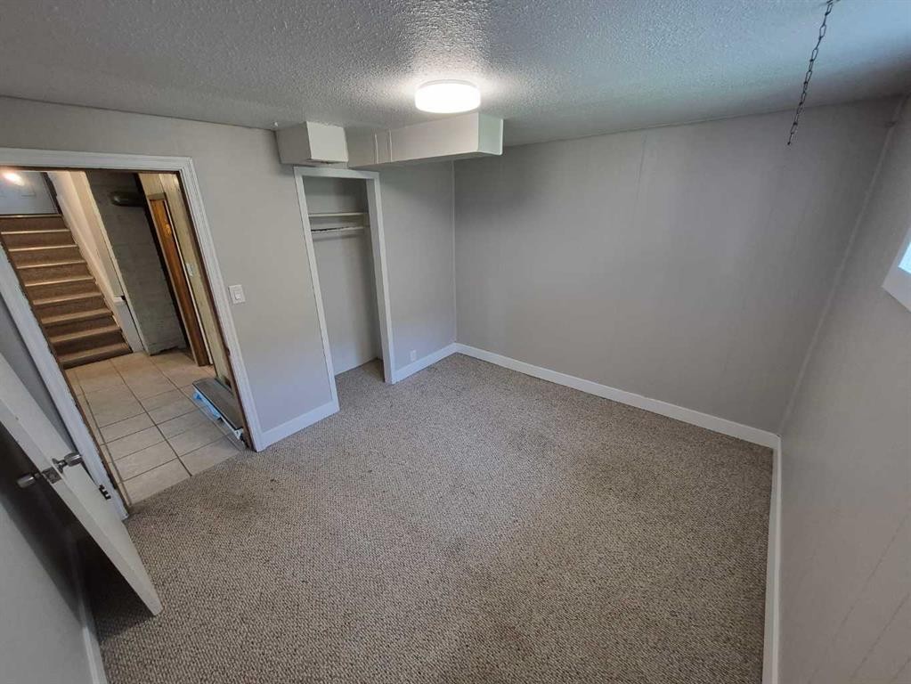 









4931


54

Avenue,
Taber,




AB
T1G 1H5

