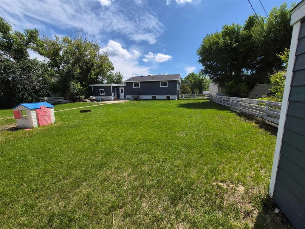 









4931


54

Avenue,
Taber,




AB
T1G 1H5

