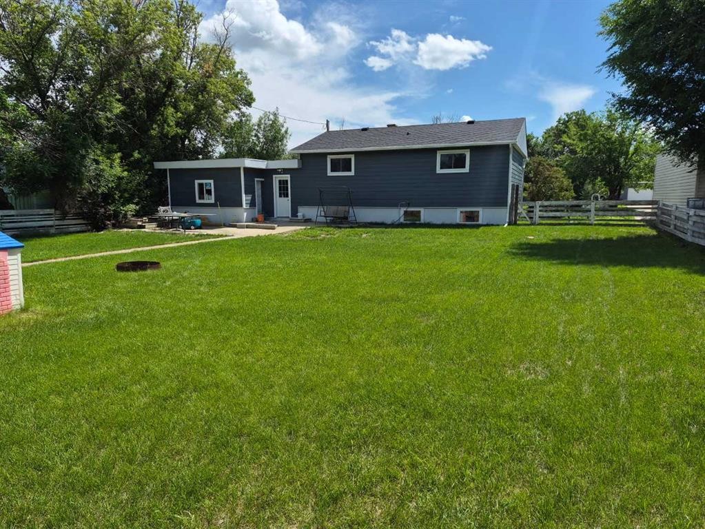 









4931


54

Avenue,
Taber,




AB
T1G 1H5


