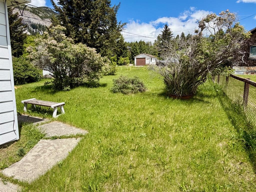 









14825


21

Avenue South,
Frank,




AB
T0K 0E0

