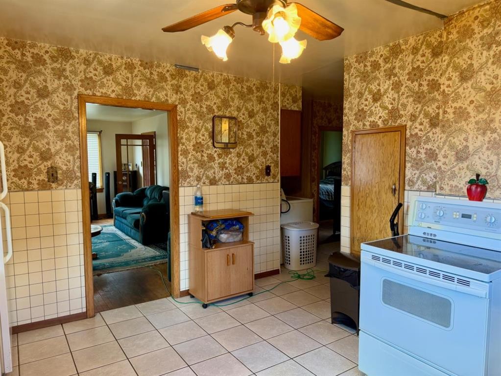 









14825


21

Avenue South,
Frank,




AB
T0K 0E0

