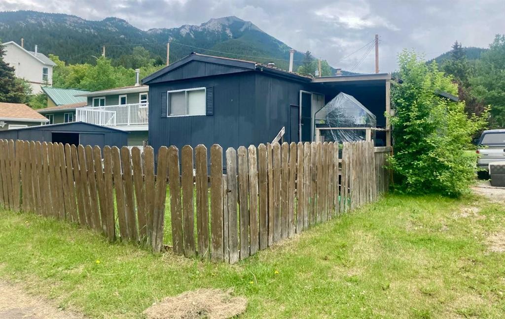 









13333


17

Avenue North,
Blairmore,




AB
T0K 0E0

