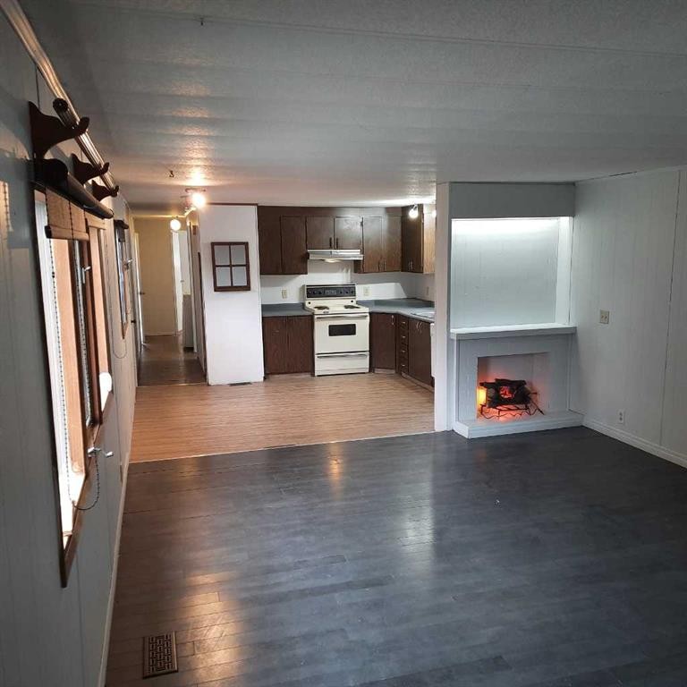 









13333


17

Avenue North,
Blairmore,




AB
T0K 0E0

