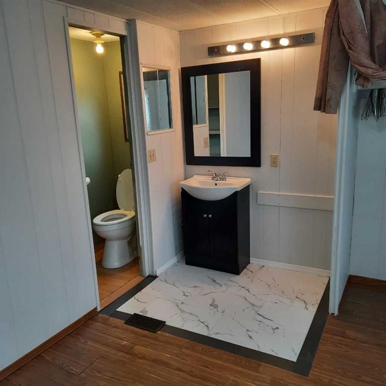 









13333


17

Avenue North,
Blairmore,




AB
T0K 0E0

