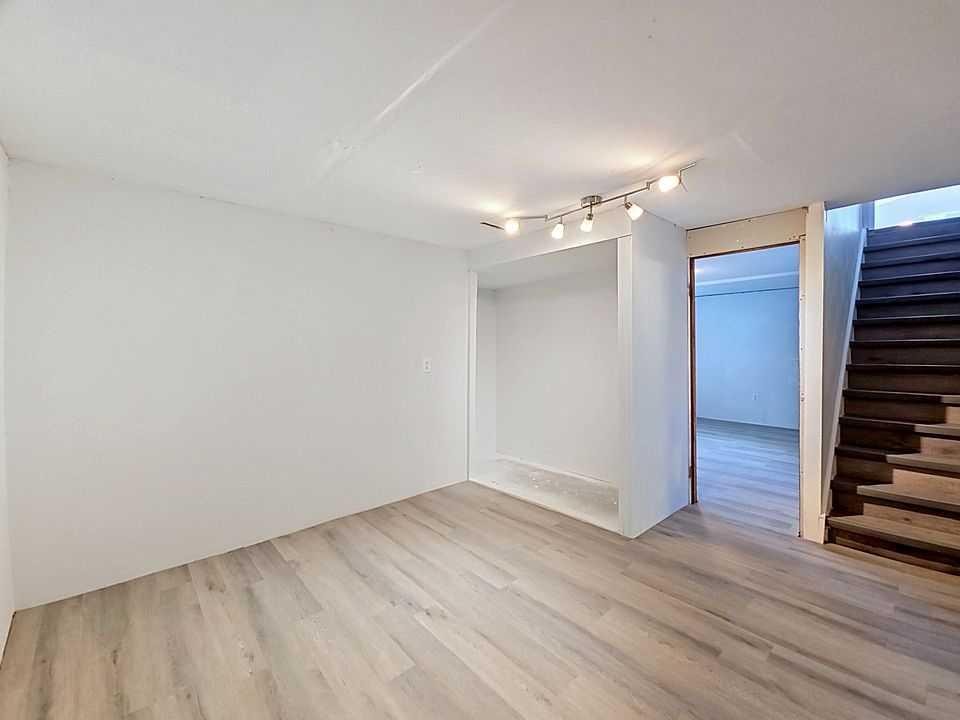









504


5

Street,
Warner,




AB
T1J2L0


