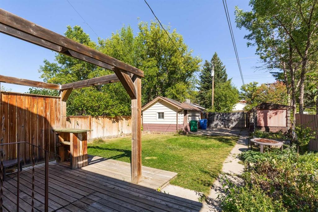 









619


12

Street North,
Lethbridge,




AB
T1H 2H2

