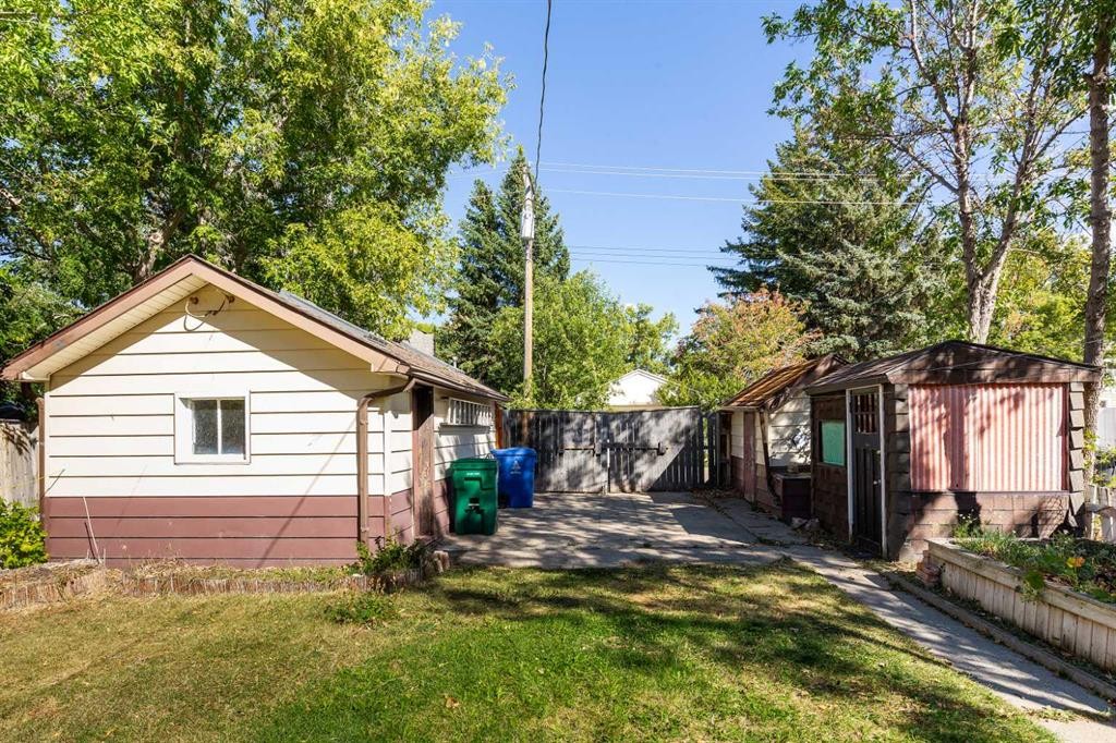 









619


12

Street North,
Lethbridge,




AB
T1H 2H2

