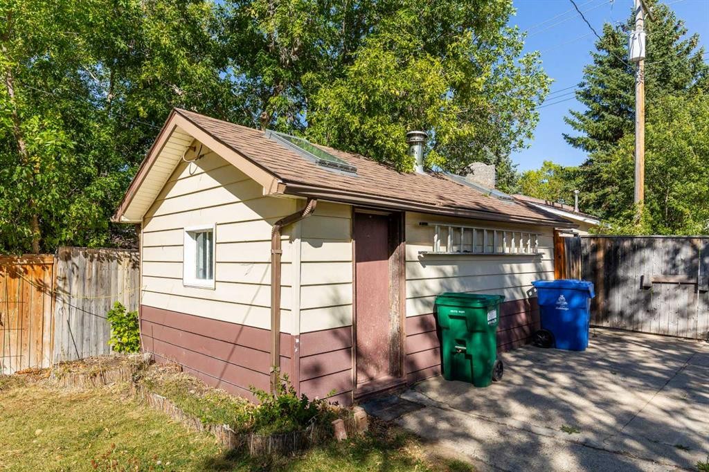 









619


12

Street North,
Lethbridge,




AB
T1H 2H2

