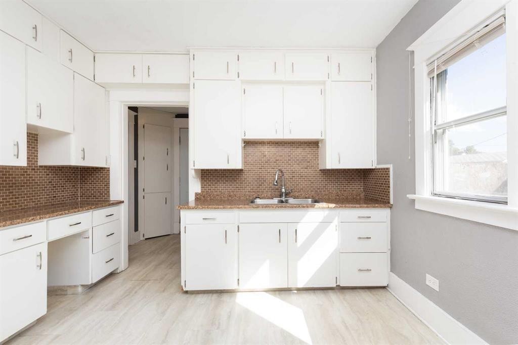 









619


12

Street North,
Lethbridge,




AB
T1H 2H2

