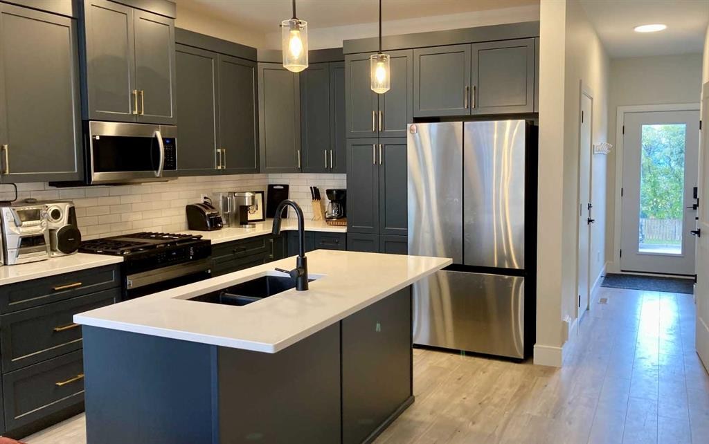 









8621


24

Avenue South,
Coleman,




AB
T0K 0M0

