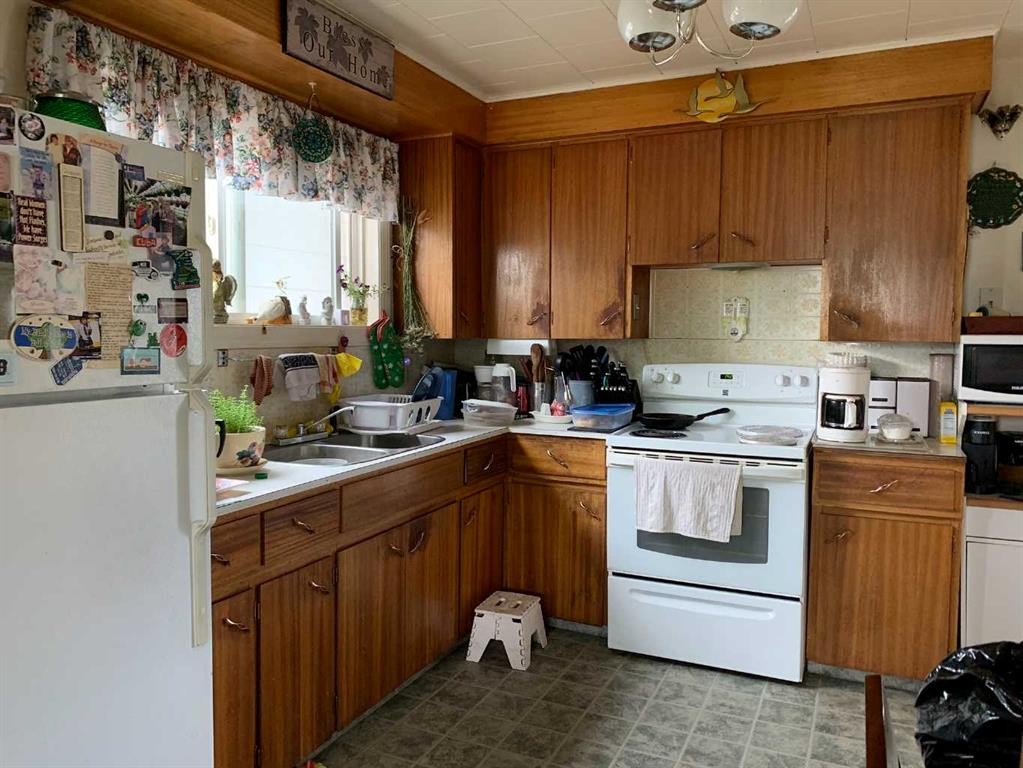 









4807


O'Brien

Drive,
High Prairie,




AB
T0G1E0

