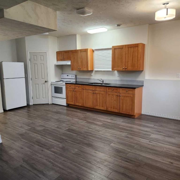 









4832-57Ave


.

 Northwest,
High Prairie,




AB
T0G 1E0

