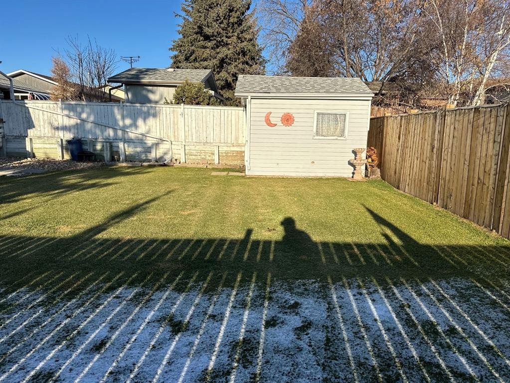 









7129


99A

Street,
Peace River,




AB
T8S 1B2

