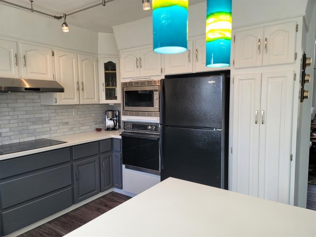 









310


Brassard

,
McLennan,




AB
T0H 2L0

