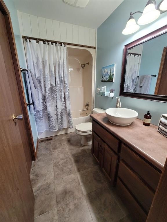 









310


Brassard

,
McLennan,




AB
T0H 2L0

