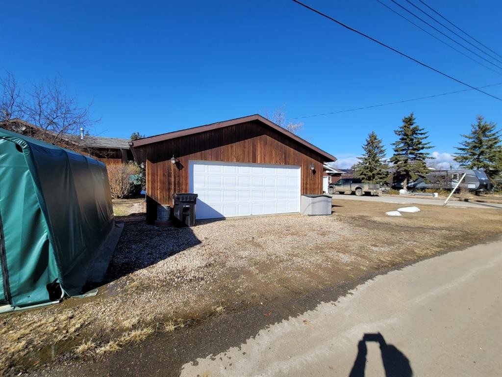









310


Brassard

,
McLennan,




AB
T0H 2L0

